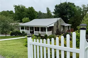220 Widmer Ave, Lower Burrell, PA 15068 - Photo 3