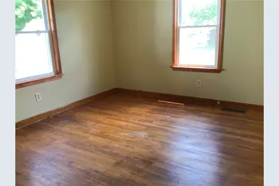 653 Spencer Ave, Sharon, PA 16146 - Photo 13