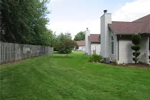 806 Kocher Dr, Grove City Boro, PA 16127 - Photo 9
