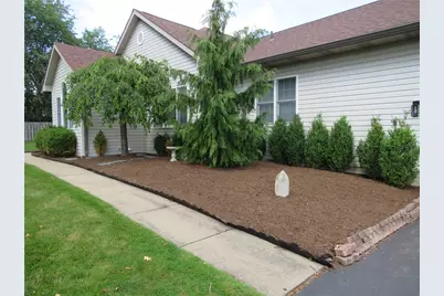 806 Kocher Dr, Grove City Boro, PA 16127 - Photo 3