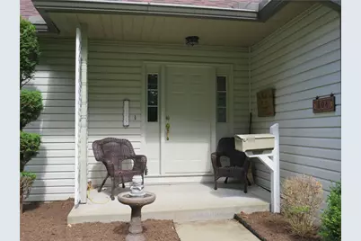 806 Kocher Dr, Grove City Boro, PA 16127 - Photo 5