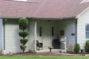 806 Kocher Dr, Grove City Boro, PA 16127 - Photo 13