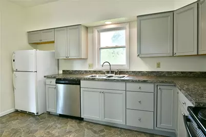 574 Thornton St, Sharon, PA 16146 - Photo 13