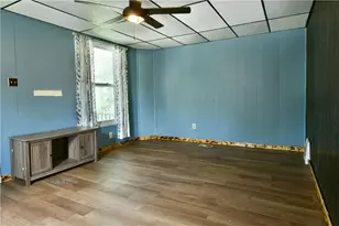574 Thornton St, Sharon, PA 16146 - Photo 5