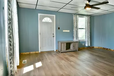 574 Thornton St, Sharon, PA 16146 - Photo 3