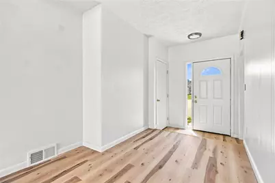 3700 49th Street, Pulaski Township, PA 15066 - Photo 5