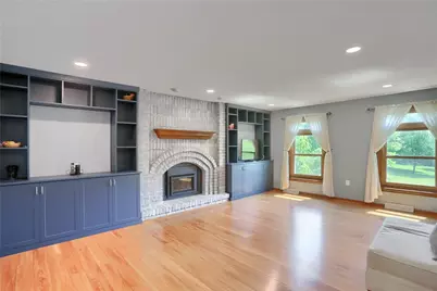 2525 Country Side Ln, Pittsburgh, PA 15090 - Photo 5