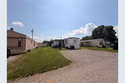 3202 46th St, Pulaski Township, PA 15066 - Photo 3