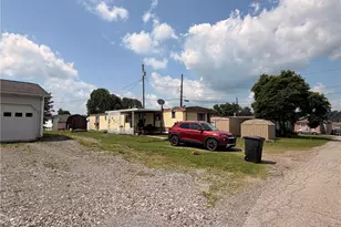 3202 46th St, Pulaski Township, PA 15066 - Photo 3