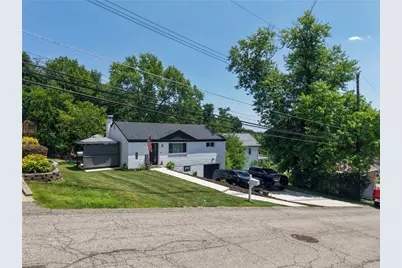 120 Elmwood Dr, Pittsburgh, PA 15116 - Photo 1