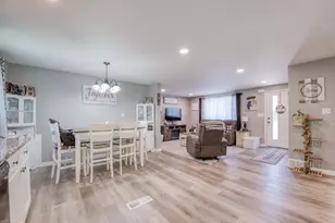 120 Elmwood Dr, Pittsburgh, PA 15116 - Photo 11