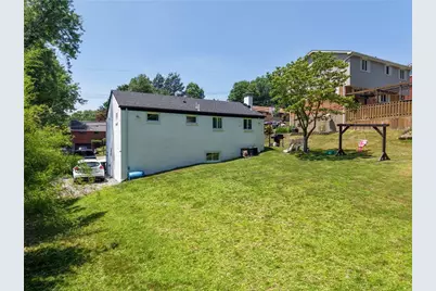 120 Elmwood Dr, Pittsburgh, PA 15116 - Photo 3