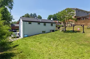 120 Elmwood Dr, Pittsburgh, PA 15116 - Photo 3