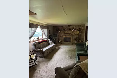 35 Tunnel St, Donegal, PA 15376 - Photo 5