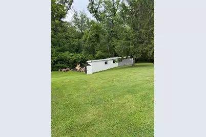 35 Tunnel St, Donegal, PA 15376 - Photo 3