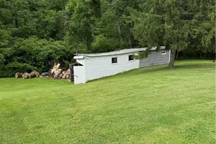 35 Tunnel St, Donegal, PA 15376 - Photo 3