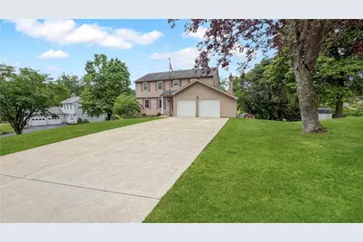 103 Lakeview Dr, Robinson Twp, PA 15136 - Photo 3