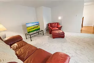 103 Lakeview Dr, Robinson Twp, PA 15136 - Photo 5
