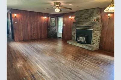 223 S Benbrook Rd, Center Township, PA 16001 - Photo 9