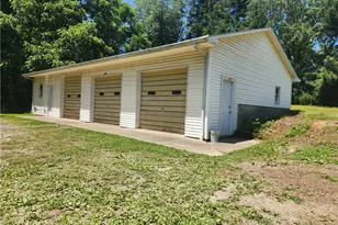 223 S Benbrook Rd, Center Township, PA 16001 - Photo 5