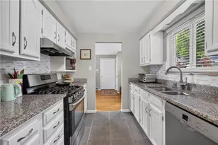 265 Oaklyn Rd, Bethel Park, PA 15102 - Photo 7