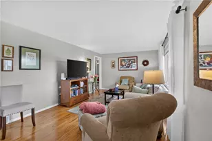 265 Oaklyn Rd, Bethel Park, PA 15102 - Photo 3