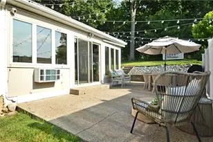 214 Wessex Hills Dr, Moon/Crescent Twp, PA 15108 - Photo 3