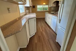 877 Riverview Ave, Baden, PA 15005 - Photo 9