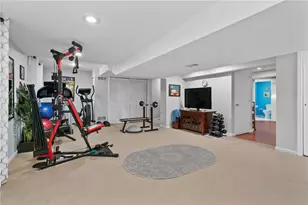 2474 Wedgewood Dr, Pittsburgh, PA 15090 - Photo 37