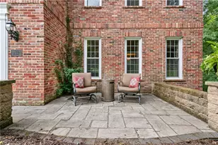 2474 Wedgewood Dr, Pittsburgh, PA 15090 - Photo 3