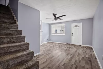 1910 Fox Way, Pittsburgh, PA 15203 - Photo 9