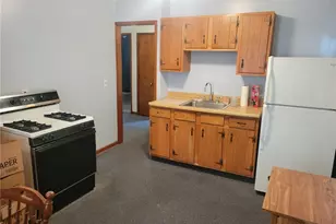 913 Indiana Ave, Farrell, PA 16121 - Photo 5