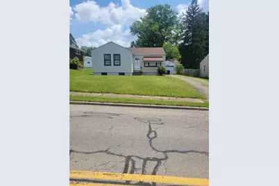 913 Indiana Ave, Farrell, PA 16121 - Photo 1
