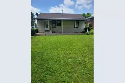 913 Indiana Ave, Farrell, PA 16121 - Photo 3