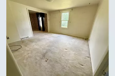 129 Cherry Orchard Ave, East Franklin Township, PA 16201 - Photo 13