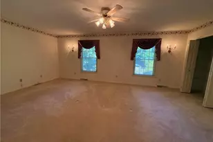 258 Cobblestone Dr, Hempfield Township, PA 15601 - Photo 13