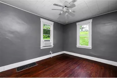 401 Penn Ave, Twp of But SE, PA 16045 - Photo 11