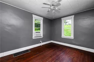 401 Penn Ave, Twp of But SE, PA 16045 - Photo 11