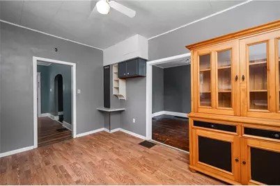 401 Penn Ave, Twp of But SE, PA 16045 - Photo 17