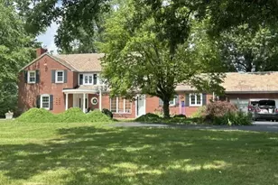 29 College Dr, Monaca, PA 15061 - Photo 1