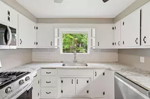 1735 Rebecca St, New Kensington, PA 15068 - Photo 9