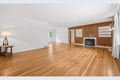 1140 Lakemont Dr, Pittsburgh, PA 15243 - Photo 5