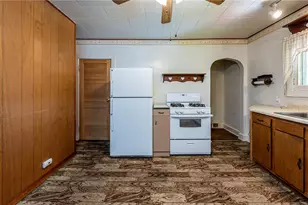 8018 Hayward St, Hempfield Township, PA 15691 - Photo 27