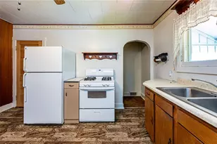 8018 Hayward St, Hempfield Township, PA 15691 - Photo 23