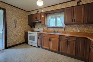 385 Maple Ave, Hooversville Boro, PA 15936 - Photo 7