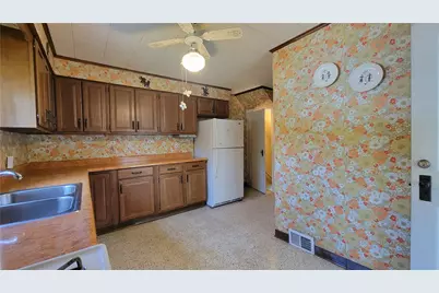 385 Maple Avenue, Hooversville Boro, PA 15936 - Photo 7
