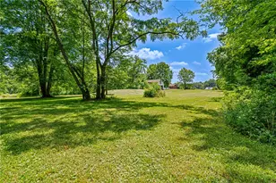 642 Wallace Run Rd, Big Beaver, PA 15010 - Photo 11