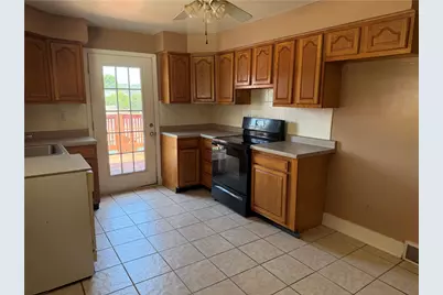 218 Meadow Ave, Charleroi Boro, PA 15022 - Photo 5