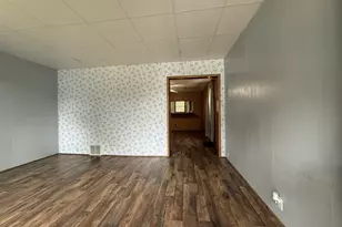 1004 Wallace St, Vandergrift, PA 15690 - Photo 5