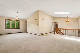 129 Green Forest Dr, Economy, PA 15005 - Photo 7